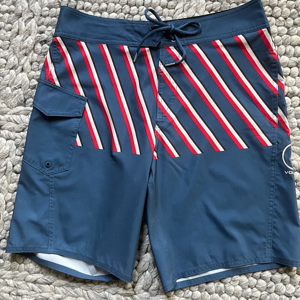 Volcom “manic 2” board shorts